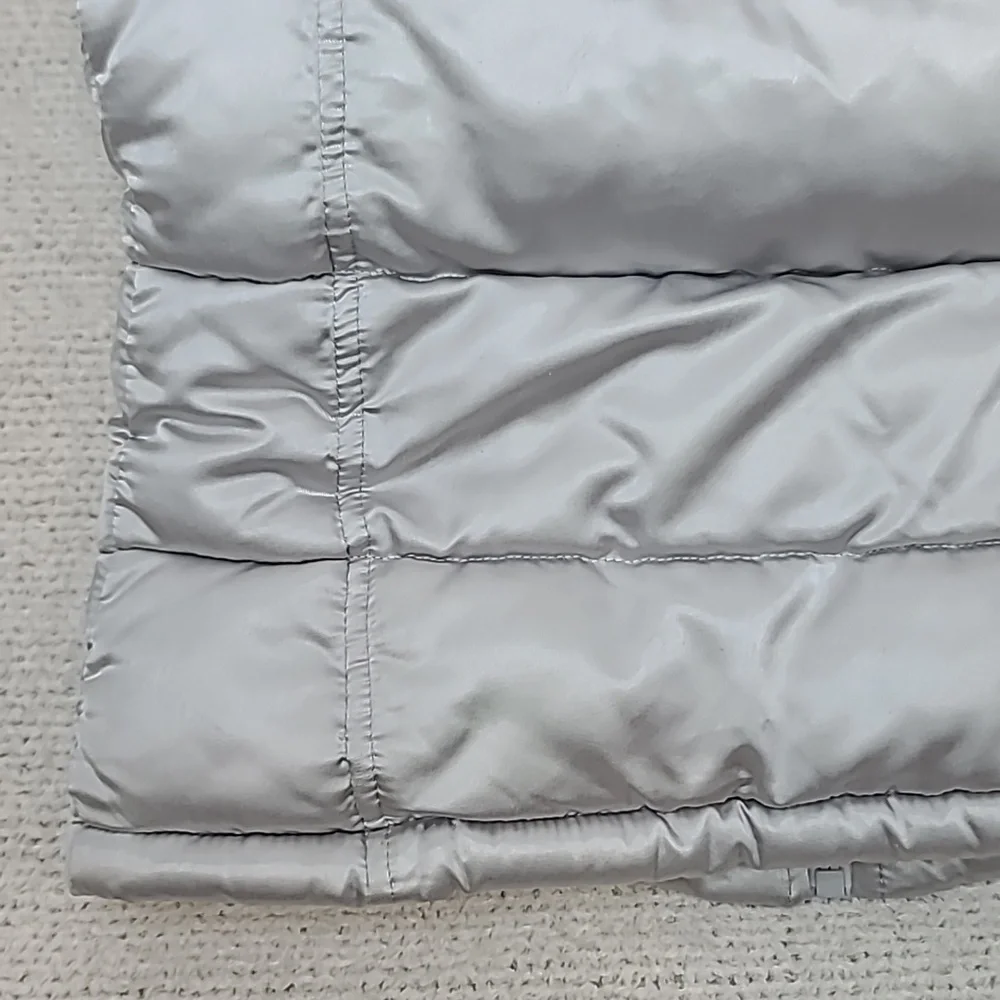 Old Navy Kids Full Zip Quilted Puffer Fleece Lined Vest Jacket in Silver/Gray
